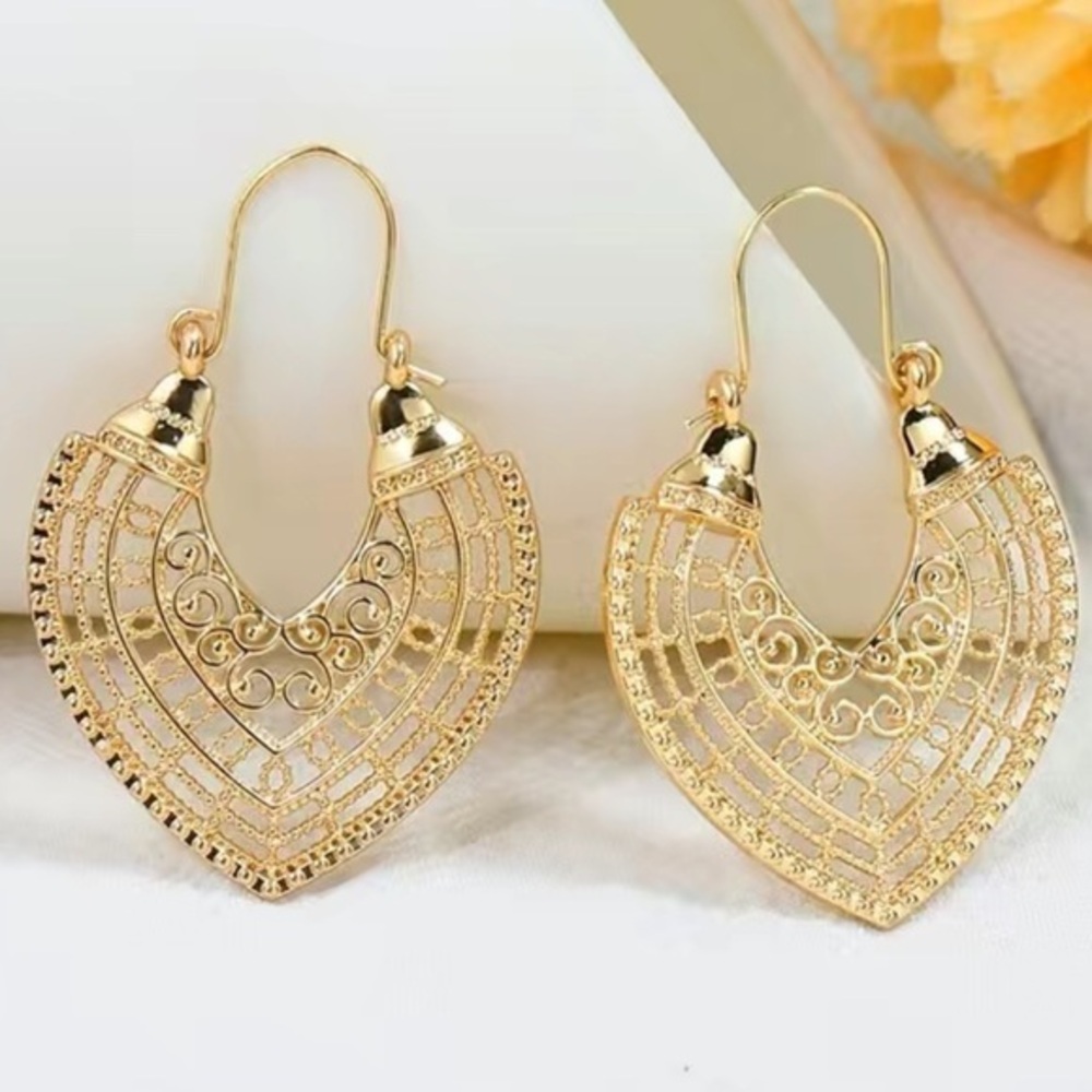 GOLD FILIGREE EARRINGS LIGHTWEIGHT